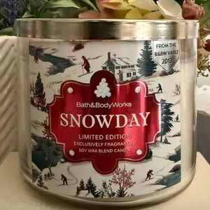 🆕🌲 BATH & BODY WORKS LIMITED EDITION “SNOW DAY” 3-WICK CANDLE. NEW.